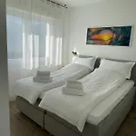 아파트 Perlissima, View And Pool *