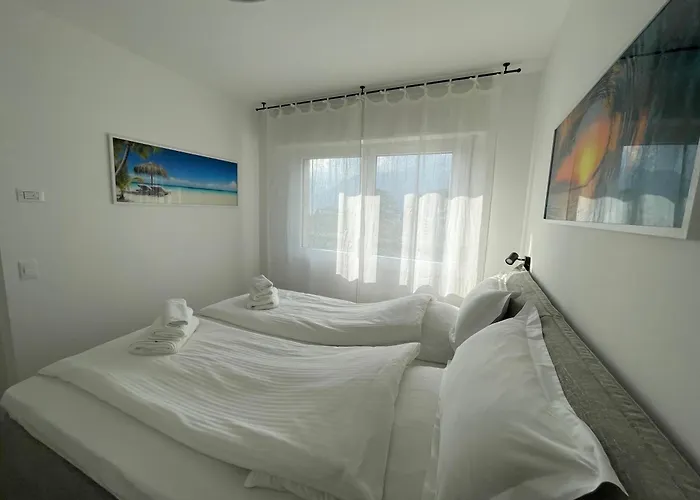 Apartment Perlissima, View And Pool