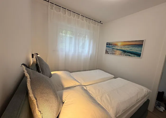 Apartment Perlissima, View And Pool *